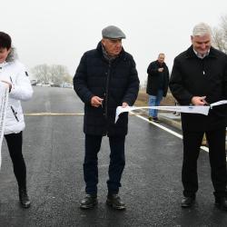 Slavnostní otevření obchvatu městysu Ševětín na Českobudějovicku pro nákladní vozidla.