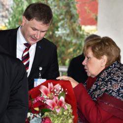 Nemocnice České Budějovice, a.s. slavnostně zahájila přístavbu a přestavbu pavilonu CH. Předseda představenstva Nemocnice České Budějovice, a.s. Michal Šnorek a jihočeská hejtmanka Ivana Stráská.