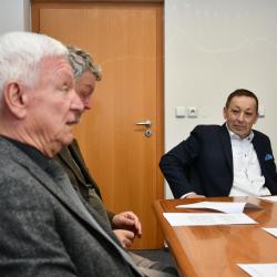 Předseda České unie sportu v Jihočeském kraji František Vavroch, náměstek Zdeněk Dvořák a ředitel KÚ Jihočeského kraje Milan Kučera.