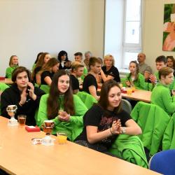 Na kraji to cinkalo medailemi. Hejtmanka Stráská a náměstek Hroch gratulovali mladým olympionikům.