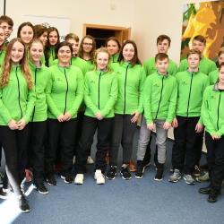 Na kraji to cinkalo medailemi. Hejtmanka Stráská a náměstek Hroch gratulovali mladým olympionikům.