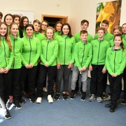 Na kraji to cinkalo medailemi. Hejtmanka Stráská a náměstek Hroch gratulovali mladým olympionikům.