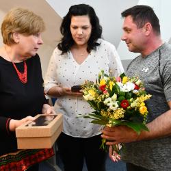Hejtmanka Stráská přivítala první jihočeské miminko roku 2020.