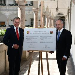 Hejtman Kuba se v Linzi setkal se svým hornorakouským protějškem Thomasem Stelzerem. Podepsali pracovní program pro roky 2021-2025
