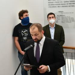 Ředitel OA Pavel Sekyrka, za ním 1. místostarosta města Písek Petr Hladík a 1. náměstek hejtmana Jihočeského kraje František Talíř.