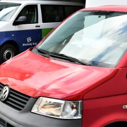 převzetí zdravotnického materiálu od jihočeských nemocnic