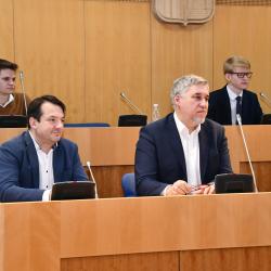 V kruhovém sále Zastupitelstva Jihočeského kraje se dnes konalo ustavujícího zasedání Jihočeského studentského parlamentu. 