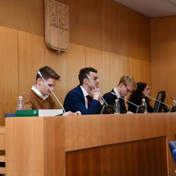 V kruhovém sále Zastupitelstva Jihočeského kraje se dnes konalo ustavujícího zasedání Jihočeského studentského parlamentu. 