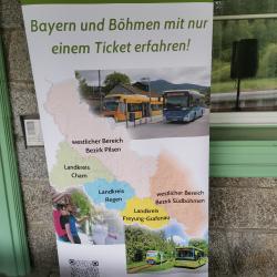 Mezi Jihočeským krajem, Plzeňským krajem a Bavorskem na jednu jízdenku.