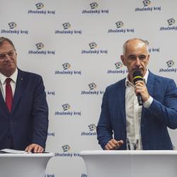 V úterý 26. září proběhlo v hotelu Element v Lipně nad Vltavou finále už druhého ročníku česko-rakouské soutěže podnikatelských nápadů a startupů. 