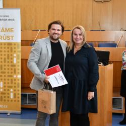 Soutěž Fajn firma 55+ vyhlásila vítěze s přátelským přístupem k zaměstnávání lidí starších 55 let.