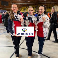 Nedávno se tříčlenná výprava twirlerek z českobudějovického klubu STARLETTE vrátila z mistrovství Evropy v twirlingu, které se konalo v holandském Eindhovenu. A přijely ověšeny cenami! Mají tak za sebou jeden z největších klubových úspěchů. 
