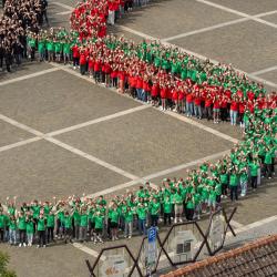 Náměstí Přemysla Otakara II. se proměnilo v obří olympijské kruhy (foto: Aleš Motejl / Art4Promotion)