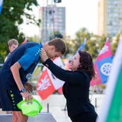 Olympiádu dětí a mládeže letos hostí Jihočeský kraj. Podívejte se na pondělní medailový ceremoniál prostřednictvím fotografií Václava Pancera.
