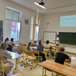 Ve čtvrtek 26. 9. se na Gymnáziu J. V. Jirsíka v Českých Budějovicích uskutečnil projektový den zaměřený na kariérové poradenství. 