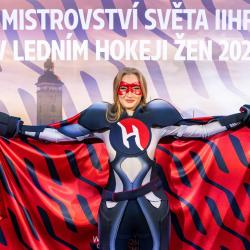 MS žen se blíží! Nové medaile a maskotka Tori! Foto: Facebook Mistrovství světa IIHF v ledním hokeji žen 2025.