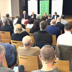 Vedení Jihočeského kraje na Prachaticku: Podpora sportovní infrastruktury, rekonstrukce silnic a inovativní sociální projekty.
