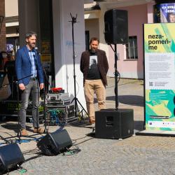 V úterý 6. května proběhla v Týně nad Vltavou slavnostní vernisáž výstavy Paměti národa s názvem „Mysleli jsme, že už je to dávno za námi…“, která je součástí celorepublikového projektu "Nezapomeňme 80".