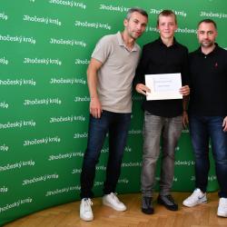 Náměstek Štojdl pogratuloval fotbalovým nadějím z Akademie Dynama, které zazářily doma i v zahraničí.