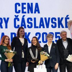 Olympijský festival Milano Cortina 2026 - České Budějovice. Předání Ceny Věry Čáslavské Barboře Strýcové (Foto: ČOV / Léa Decroix).