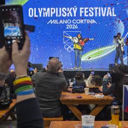 Evu Adamczykovou přivítali fanoušci na Olympijském festivalu.