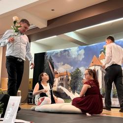 Ve společenském sále Národního domu v Prachaticích se uskutečnila důstojná oslava Mezinárodní den sociální práce, která přilákala širokou veřejnost. 