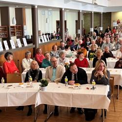 Ve společenském sále Národního domu v Prachaticích se uskutečnila důstojná oslava Mezinárodní den sociální práce, která přilákala širokou veřejnost. 