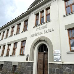 Více než 200 studentů z celé České republiky, vlastní školní hospodářství, moderní technologické zázemí, zahraniční stáže i úzké propojení s univerzitami. Střední rybářská škola a Vyšší odborná škola vodního hospodářství a ekologie ve Vodňanech patří mezi naprosto unikátní vzdělávací instituce v zemi.