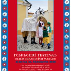 V sobotu 18. července 2026 se do Jindřichova Hradce po roce vrací Folklorní festival. Již sedmnáctý ročník oblíbené kulturní akce přivítá soubory z jižních Čech, Prahy i jižní Moravy a nabídne návštěvníkům den plný lidových písní, tanců, muziky i pestrých krojů.