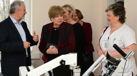 Hejtmanka Ivana Stráská při prohlídce nového pavilonu Nemocnice České Budějovice.
