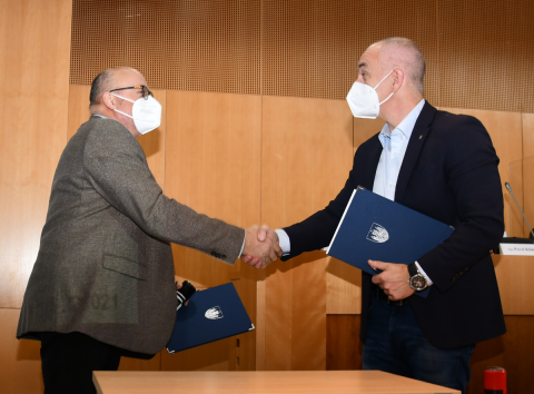 Hejtman Jihočeského kraje Martin Kuba a primátor Českých Budějovic Jiří Svoboda dnes podepsali memorandum o spolupráci města a kraje na kandidatuře Budějovic na titul Evropské hlavní město kultury.
