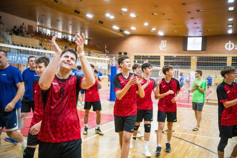 Ve stejné hale jako Jihostroj slavili stříbro i místní volejbalisté na Olympiádě dětí a mládeže. Foto: Olympijskytym.cz / Dan Kubát.