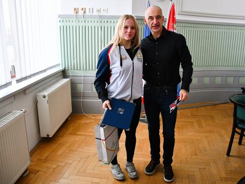 Jana Lamačová s hejtmanem Martinem Kubou.