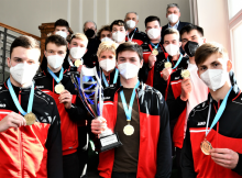 Republikoví mistři ve středoškolské atletice jsou z Tábora! Mladým borcům gratuloval náměstek Klíma.